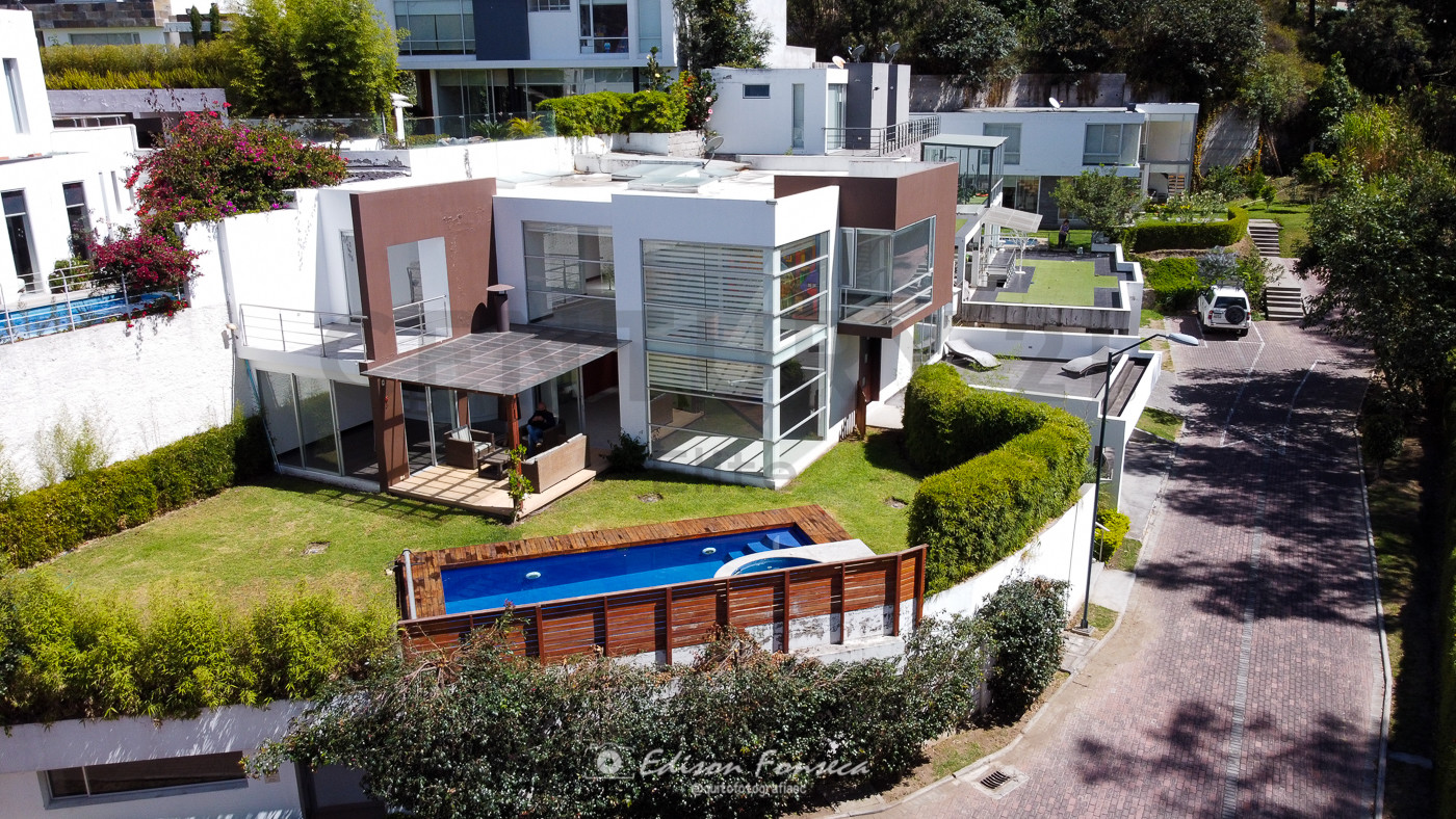 Casa en venta en Quito, Quito, Pichincha | 435 m² terreno y 588 m²