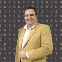 CENTURY 21 Business Hub